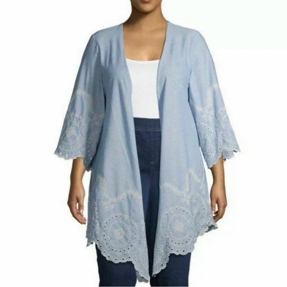 Time and Tru Embroidered Kimono